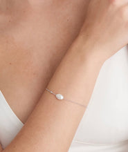 Load image into Gallery viewer, Silver Pearl Bracelet