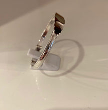 Load image into Gallery viewer, Sterling silver baby bangle SB503