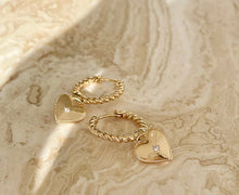 Load image into Gallery viewer, Earrings heart shaped - 42404Y