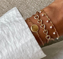 Load image into Gallery viewer, Bracelet with thin Chain and Pearls