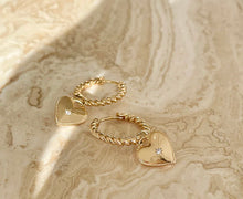 Load image into Gallery viewer, Earrings heart shaped - 42404Y