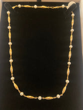 Load image into Gallery viewer, 9ct gold pearl necklet

