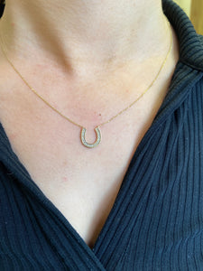 9ct horseshoe pendant