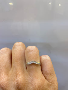 18ct white gold shape band