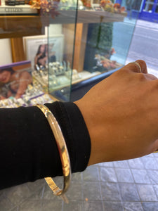 Handmade 9ct yellow gold bangle