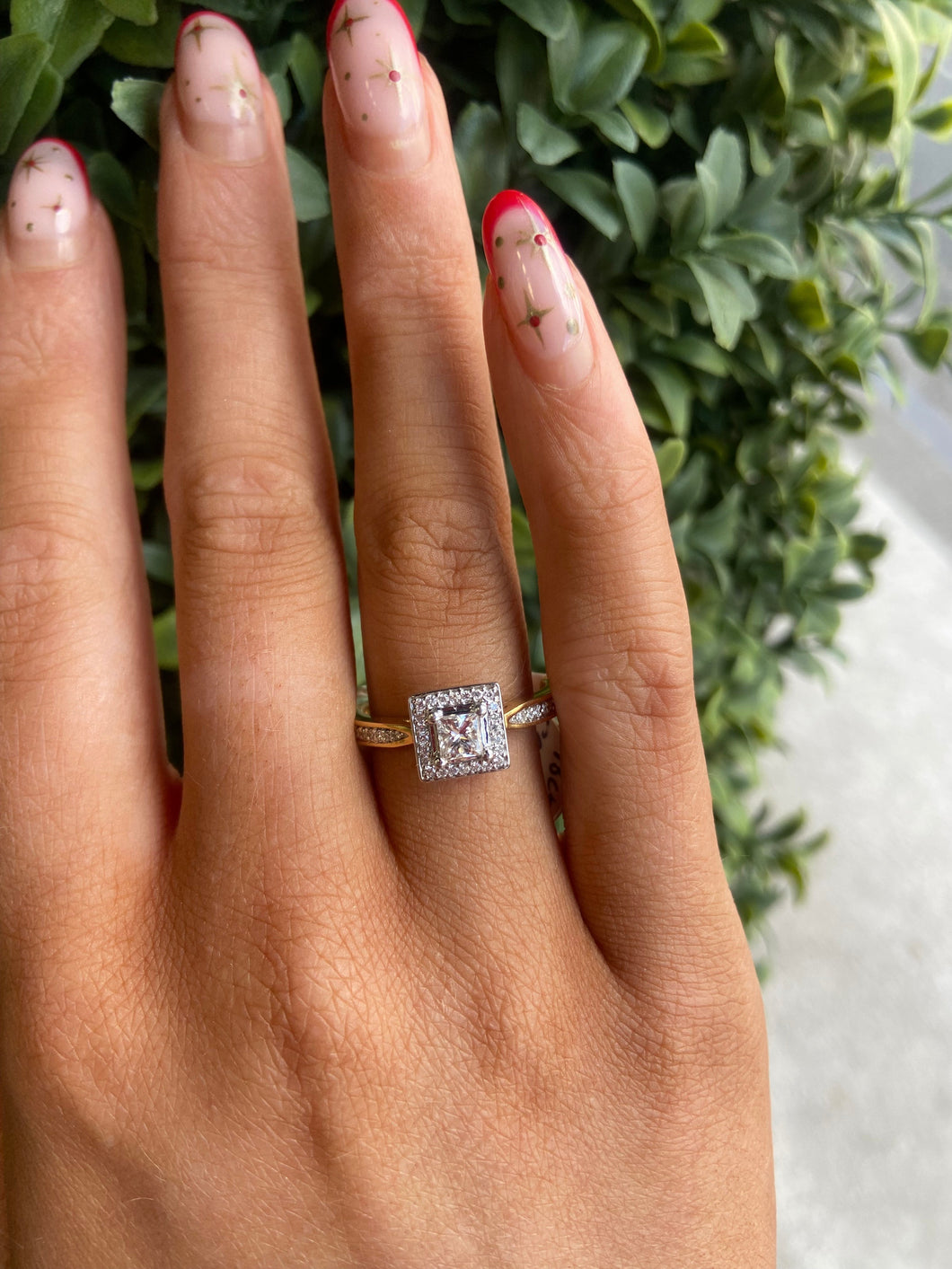 Ladies 18ct Yellow Gold Diamond Square Halo