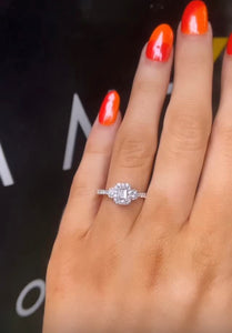 Ladies 18ct White Gold Vintage Style Diamond Cluster Ring