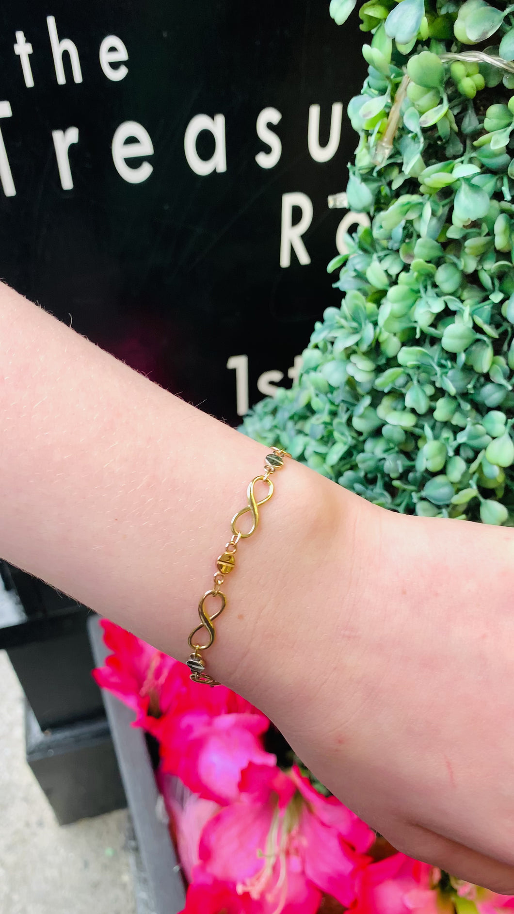 3 gold 9ct infinity bracelet