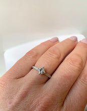 Load image into Gallery viewer, 18CT WHITE GOLD PRINCESS CUT SOLITAIRE RING WITH DIAMOND SET SHOULDERS
