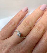 Load image into Gallery viewer, 18CT WHITE GOLD BRILLIANT CUT SOLITAIRE DIAMOND ENGAGEMENT RING
