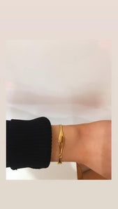 Oblong link bracelet